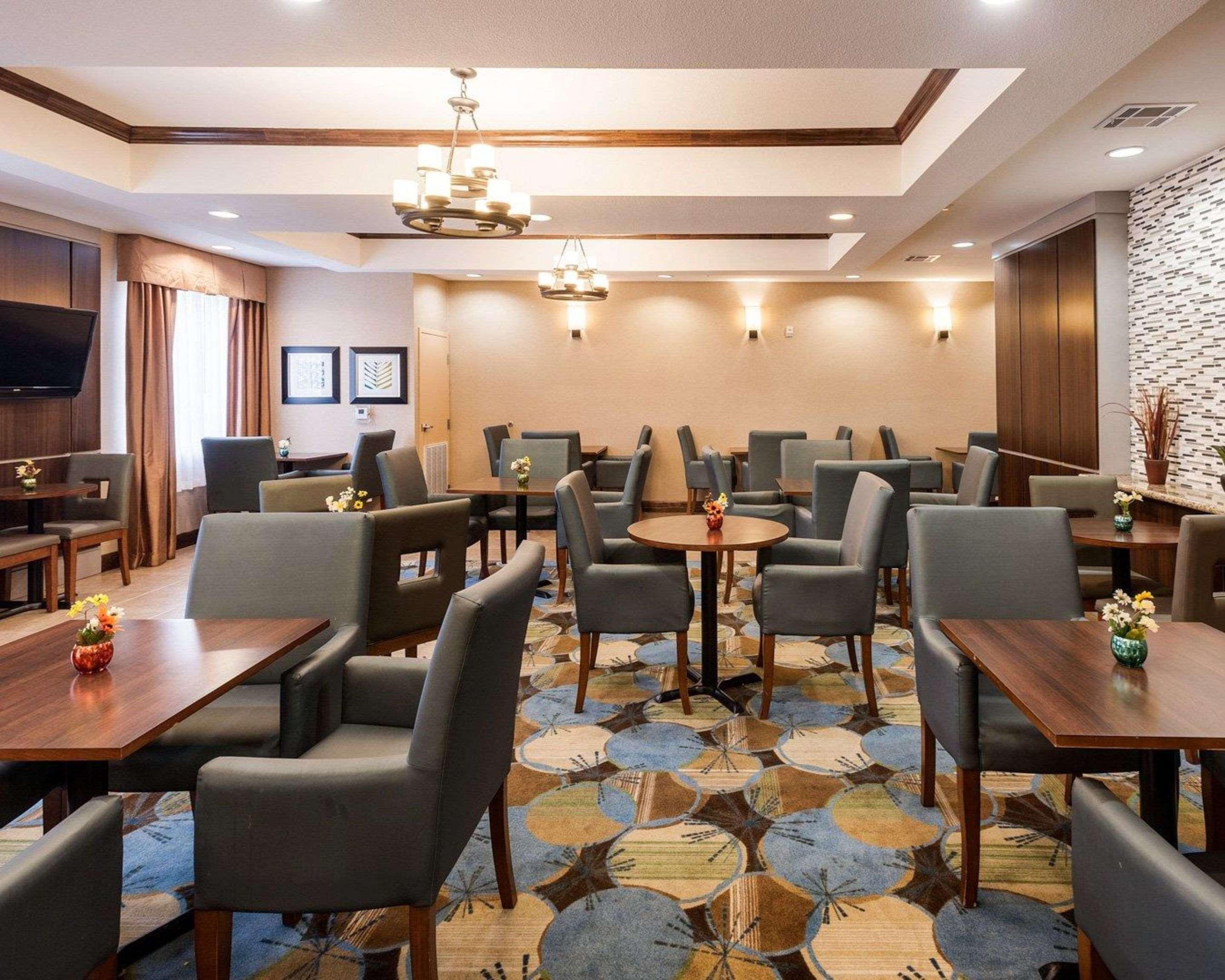 לאפאייט Comfort Suites Oil Center מראה חיצוני תמונה