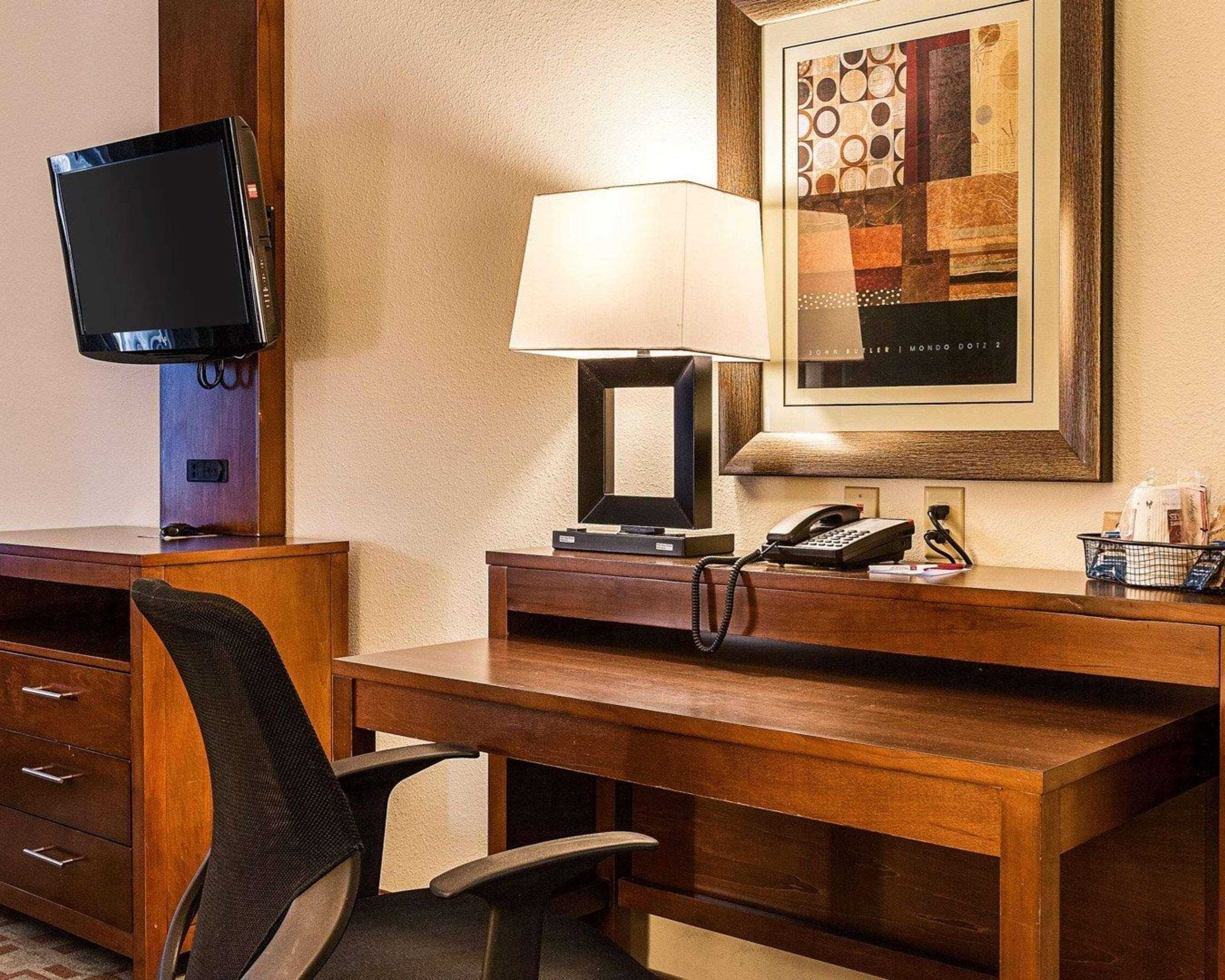 לאפאייט Comfort Suites Oil Center מראה חיצוני תמונה