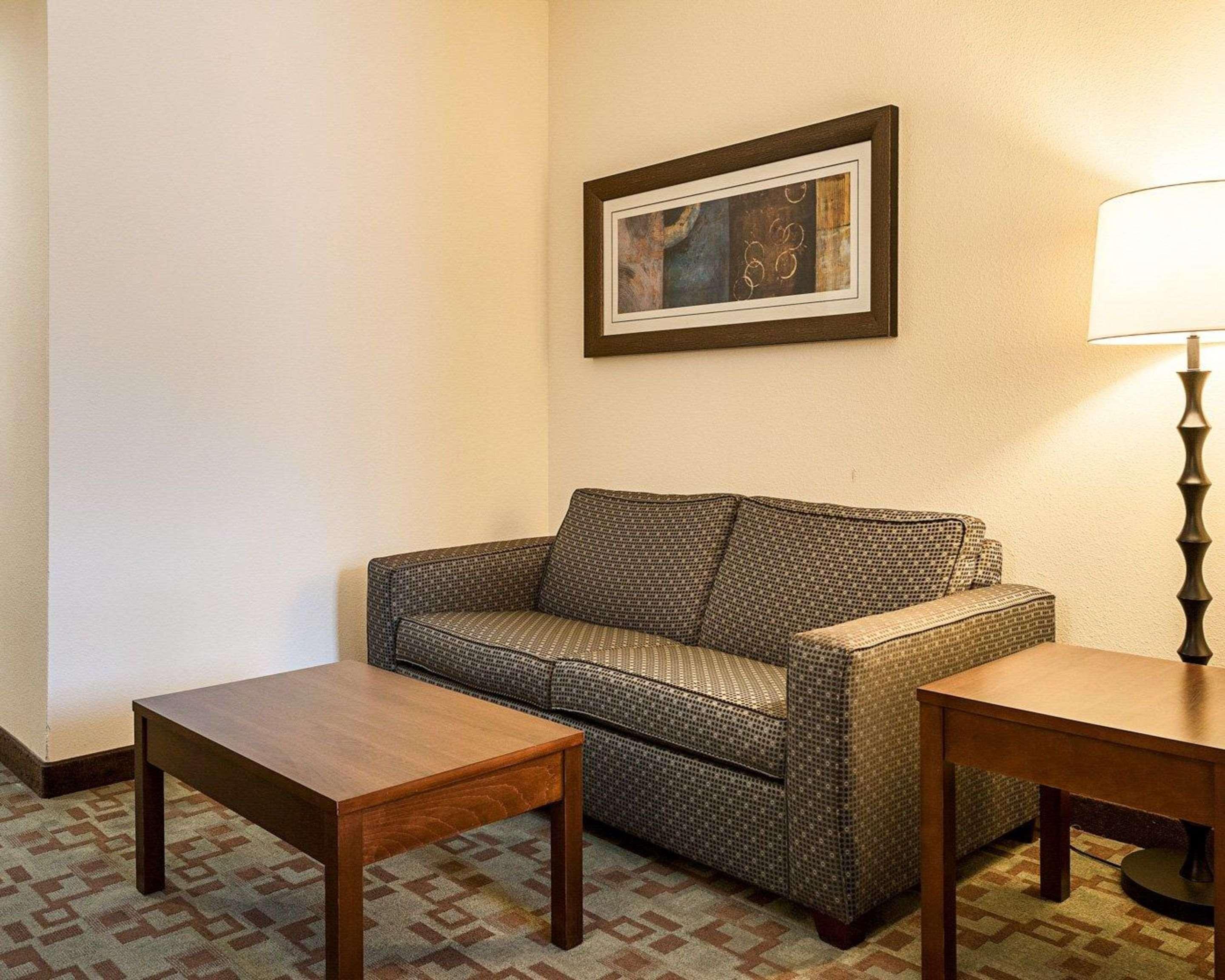 לאפאייט Comfort Suites Oil Center מראה חיצוני תמונה