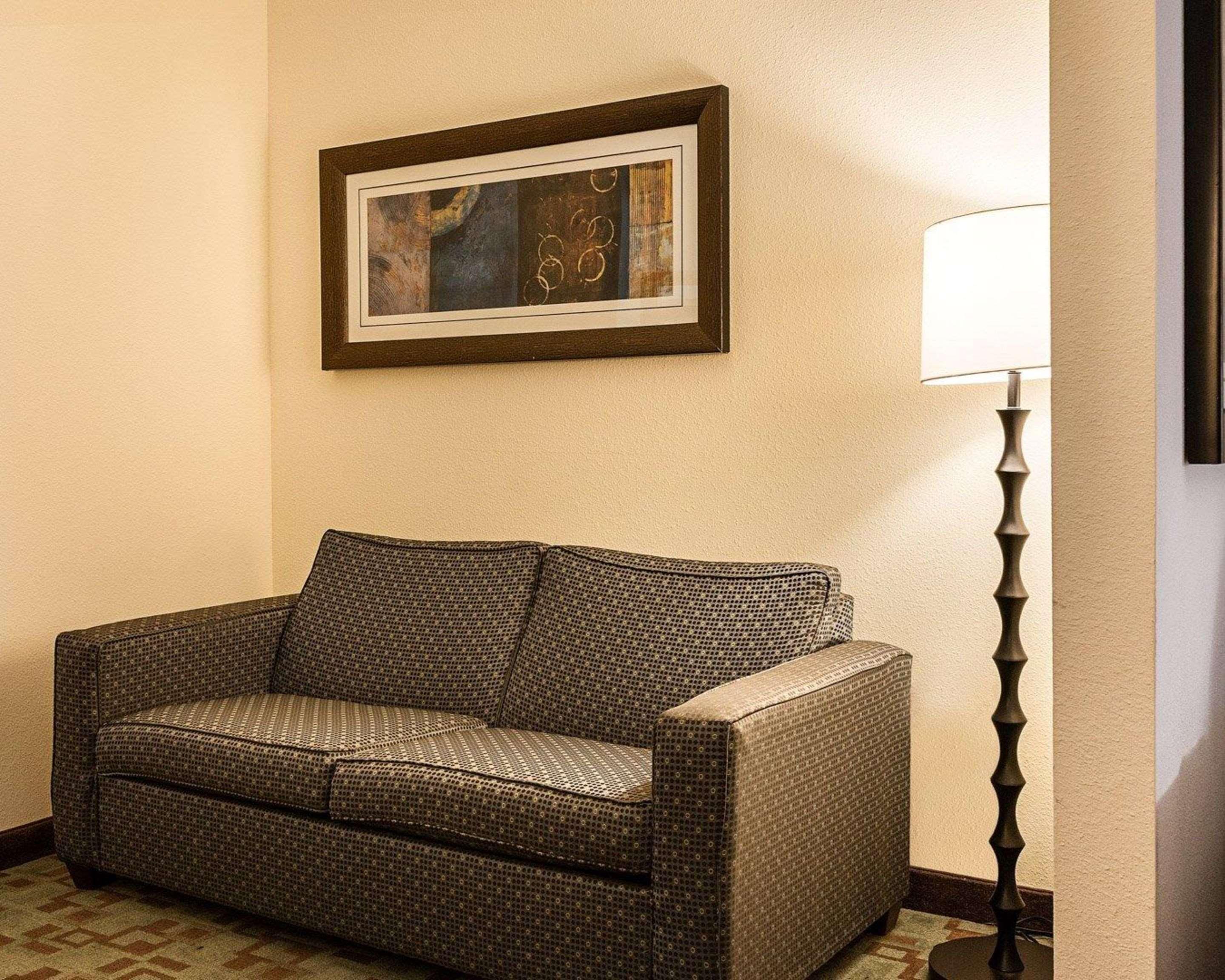 לאפאייט Comfort Suites Oil Center מראה חיצוני תמונה