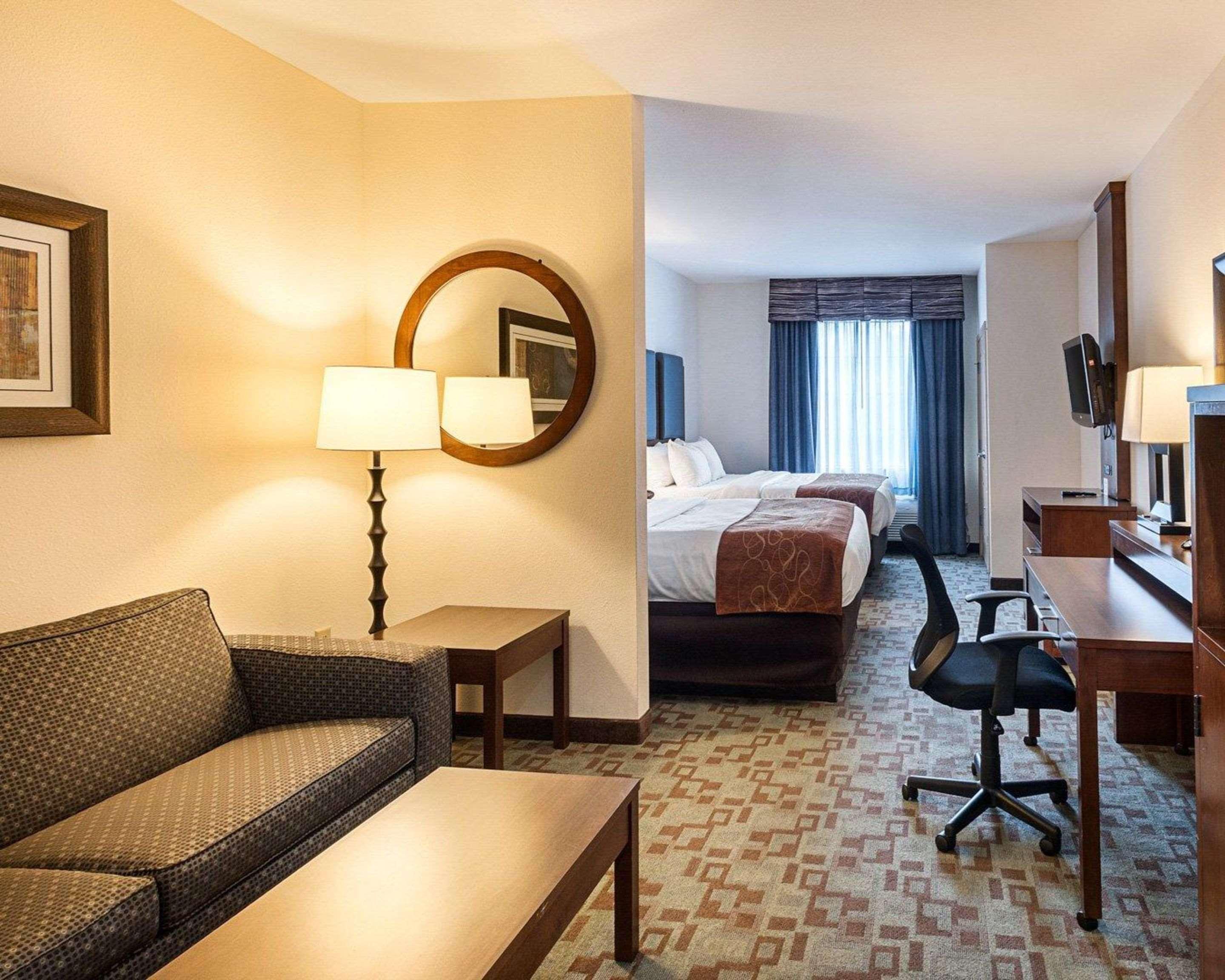 לאפאייט Comfort Suites Oil Center מראה חיצוני תמונה