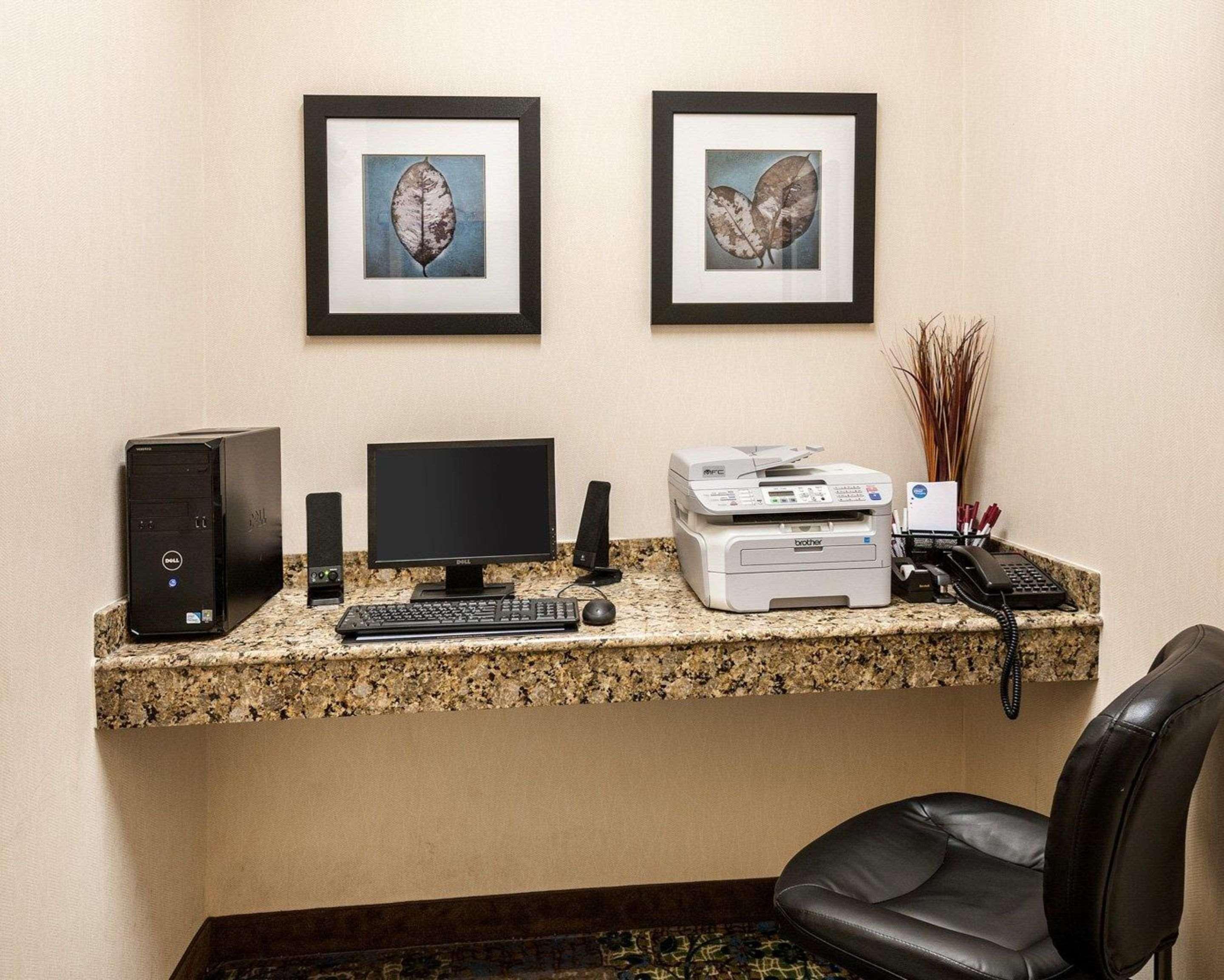 לאפאייט Comfort Suites Oil Center מראה חיצוני תמונה