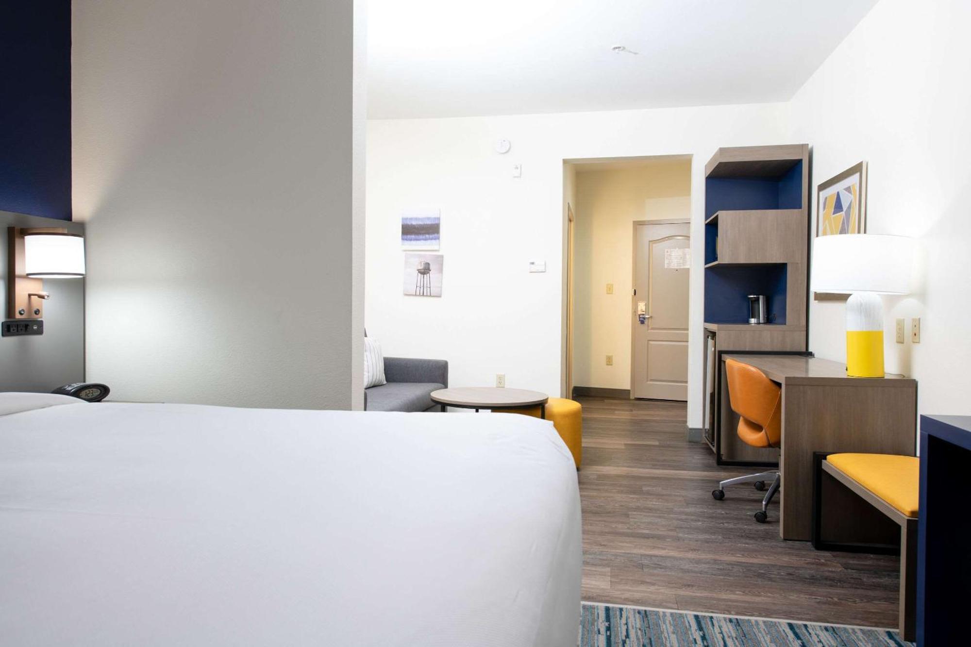 לאפאייט Comfort Suites Oil Center מראה חיצוני תמונה
